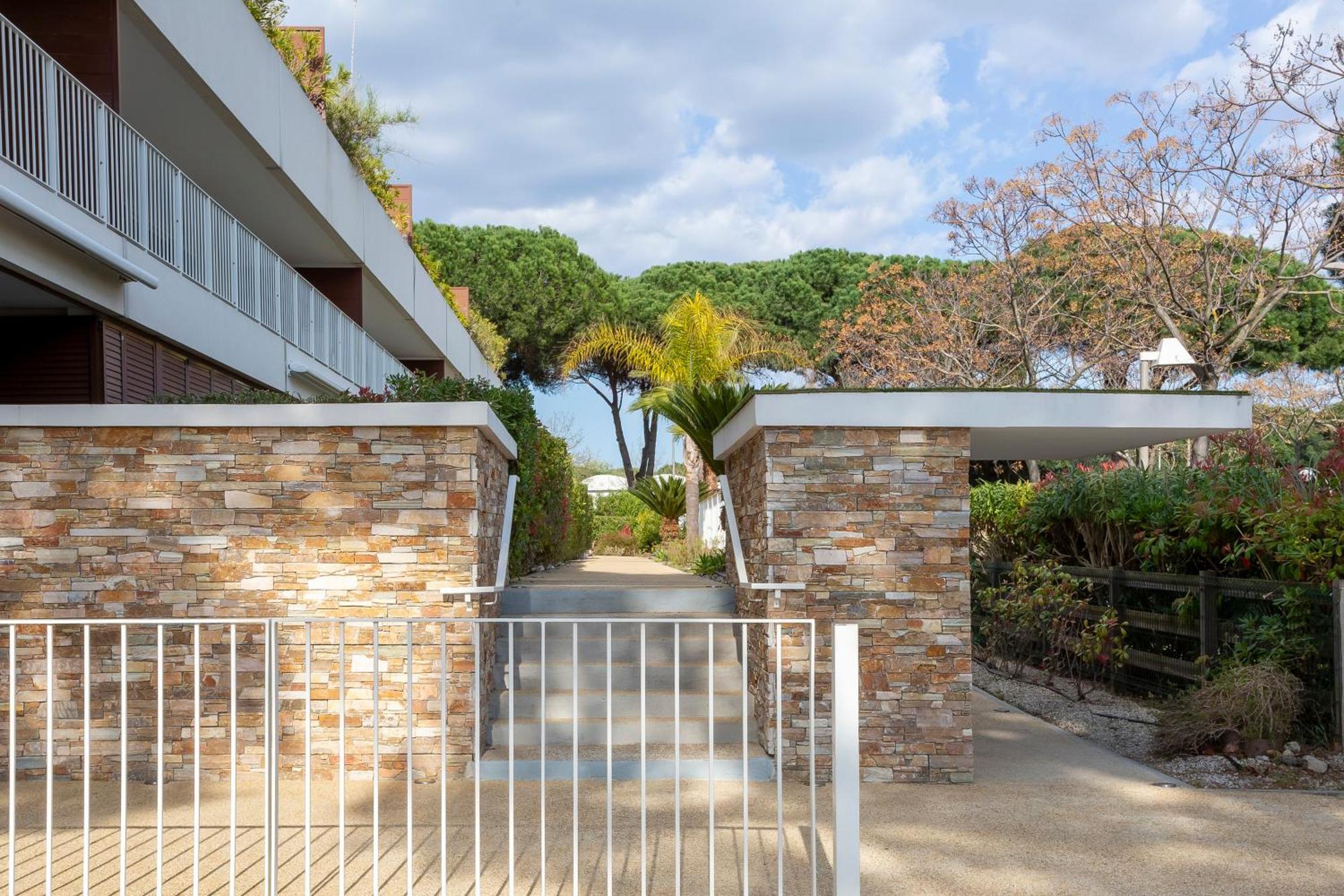 Chez Martin - Spacieux Appartement Climatise Proche De La Plage La Grande-Motte Exterior photo