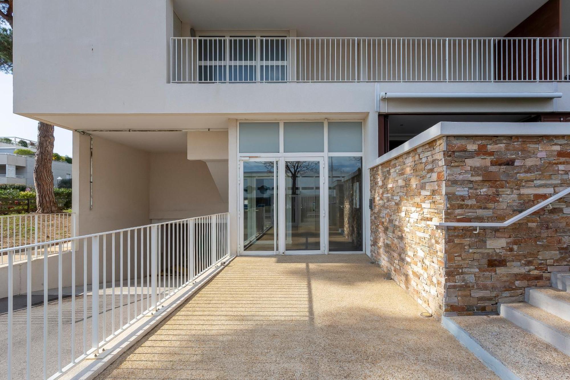 Chez Martin - Spacieux Appartement Climatise Proche De La Plage La Grande-Motte Exterior photo